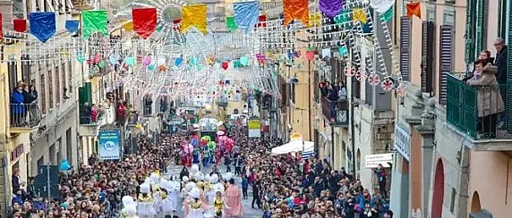 CARNEVALE ED. 2026 - SOVRACCARICO DEI BALCONI SITI LUNGO IL PERCORSO DI GALA DEL CARNEVALE STORICO RONCIGLIONESE