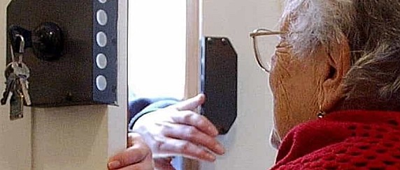 "Basta con le truffe", venerdì 20 febbraio alle 16.30 l'appuntamento in Biblioteca