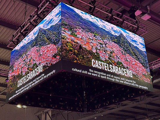 e6aeab67-5c2b-4196-b206-57f1a508b1c7