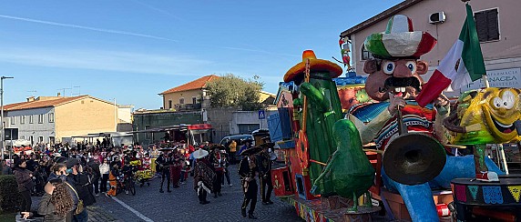 Il Carnevale Intercomunale 2026 ha fatto tappa a Sarroch