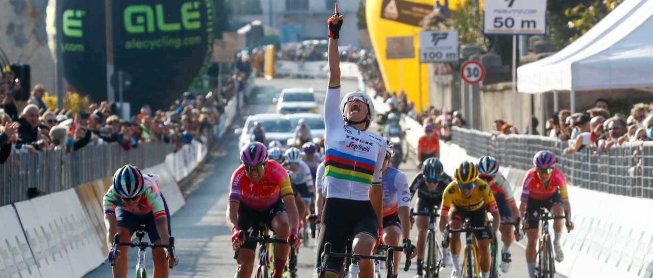 Avviso di chiusura strade e limitazioni alla sosta in occasione della manifestazione ciclistica "Trofeo Binda" di domenica 15 marzo