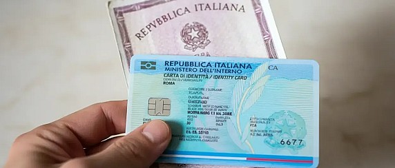 Carta d'identità cartacea: scadenza definitiva il 3 agosto 2026. È il momento di richiedere quella elettronica