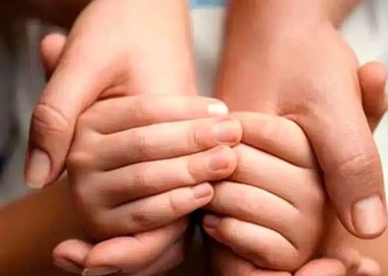 Borse di studio in favore degli orfani per crimini domestici e degli orfani di madre