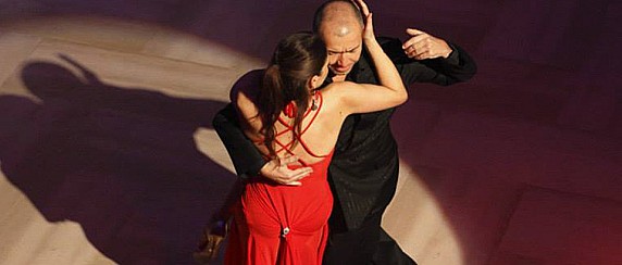 Per “Artisti alla Ribalta”, sabato 11 aprile sul palco del Pacetti salgono Mary e Giovanni Andrenacci