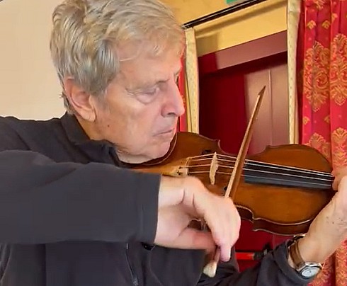 Uto Ughi dicembre 2023 con il violino Odoardi di ETAB 2
