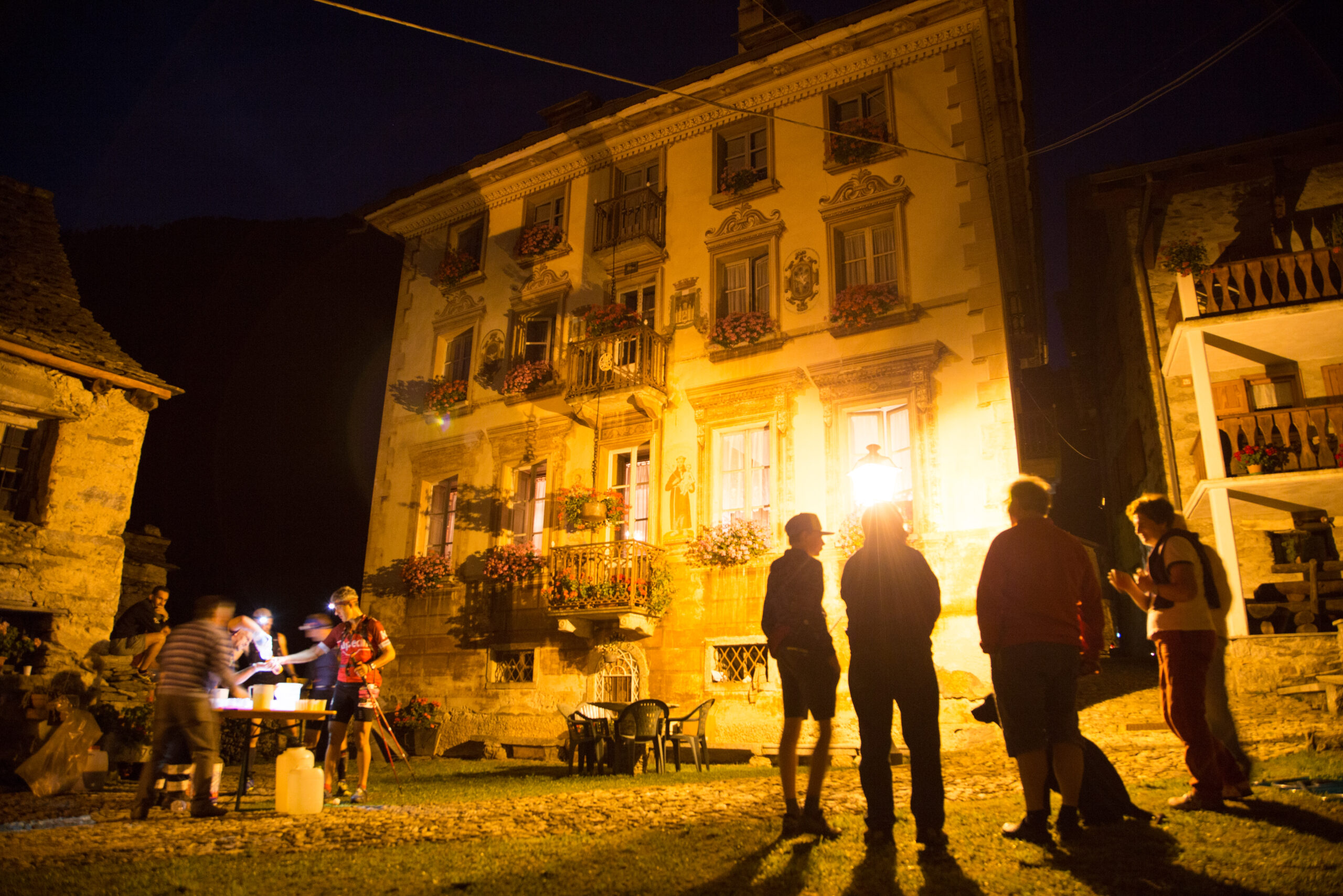 Foto - Mondelli By night