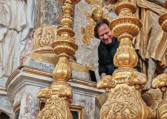 Restauro dell’Altare Maggiore dei Rainaldi del Tempio di Santa Maria della Consolazione - Avvio dei saggi conoscitivi e delle indagini preliminari.