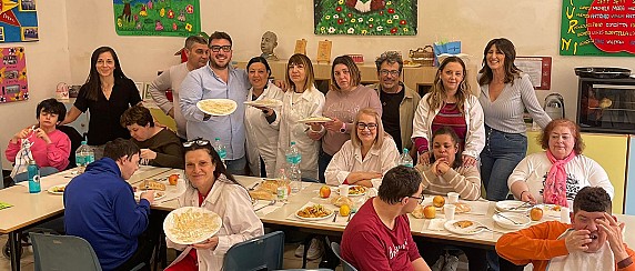 I ragazzi del Centro socio educativo Il Mosaico preparano le sagnitelle