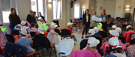 Visita speciale in Comune dei bambini della Scuola dell'Infanzia Filomena Delli Castelli