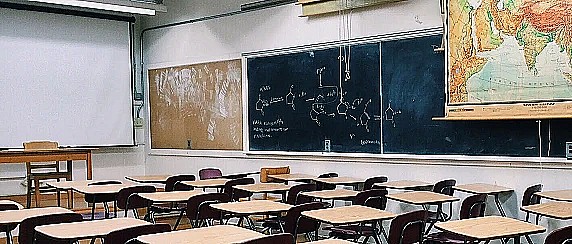 Interventi per il Diritto allo studio anno 2026: BORSA DI STUDIO REGIONALE (a. s. 2025/2026) e BUONO LIBRI (a. s. 2026/2027)