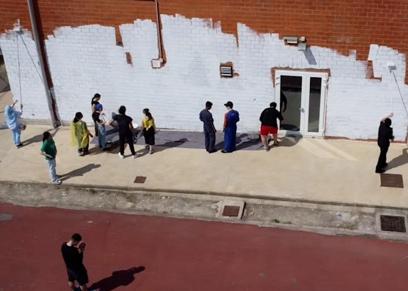IL PALAZZETTO DELLO SPORT DI VIADANA DIVENTA UNA “TELA URBANA”GIOVANI E COMUNITA’ PER UN PROGETTO DI ARTE URBANA PARTECIPATA