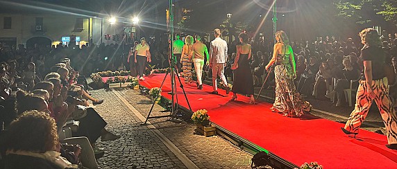 SFILATA SOTTO LE STELLE