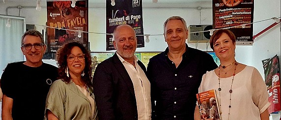 Maurizio de Giovanni torna a Olgiate Olona: il grande autore del noir italiano protagonista di un nuovo "Incontro con l’Autore"