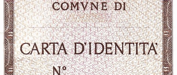 Addio alle carte d'identità cartacee non scadute rimandato