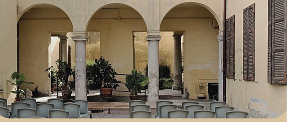 Voci in cortile. La poesia nutre la vita