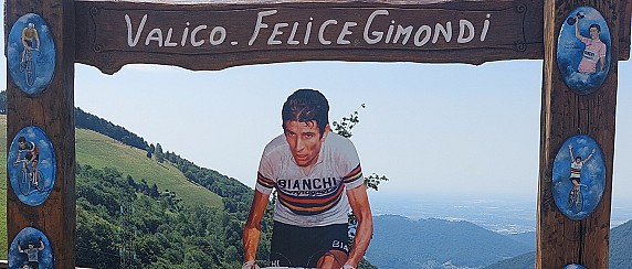 Inaugurazione dell’effige dedicata a Felice Gimondi sul celebre Passo di Ganda, rinominato ufficialmente "Valico Felice Gimondi"