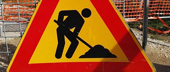 Piazza San Domenico, divieti per lavori in corso