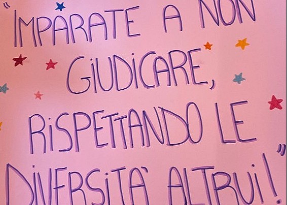“EDUCARE ALLE EMOZIONI” PER COSTRUIRE RELAZIONI RISPETTOSE: IL PROGETTO “VOCI IN RETE” NELLE SCUOLE DEL TERRITORIO
