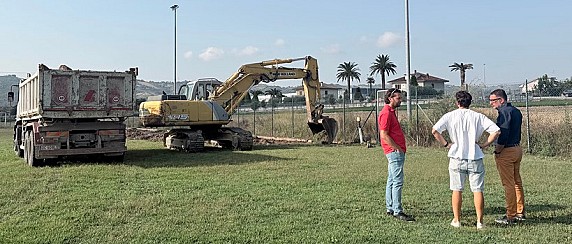 Nuovo campo in erba sintetica, al via i lavori alla Cittadella dello Sport “Amedeo Pelliccioni”