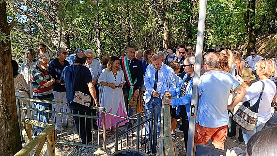 Amore ogni cosa Chiama 5.9 (61)