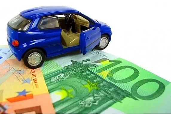 Bollo auto: esenzione per un veicolo nel 2027