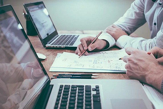 Innovazione e infrastrutture digitali: 140 milioni dal MIMIT