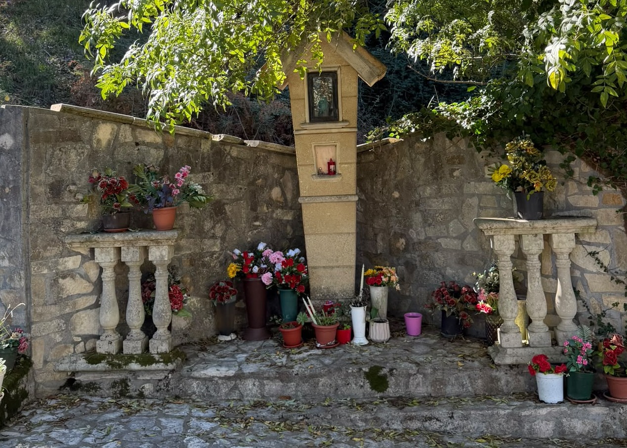 Edicola votiva Madonna del Carmine