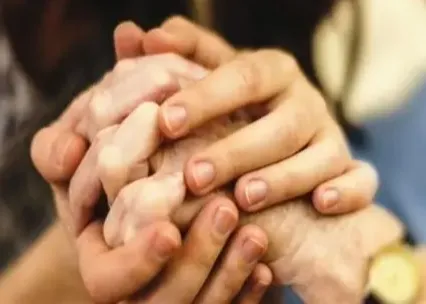 CONTRIBUTI ECONOMICI A FAMILIARI DI PERSONE OSPITI IN STRUTTURE RESIDEN ZIALI SOCIO-SANITARIE E SOCIALI DELLE AREE DI UTENZA “ANZIANI”, “PERSONE CON DISABILITÀ” E “SA LUTE MENTALE”