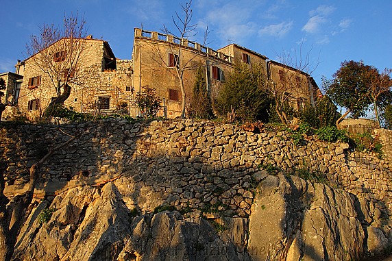 Cinta muraria borgo medievale
