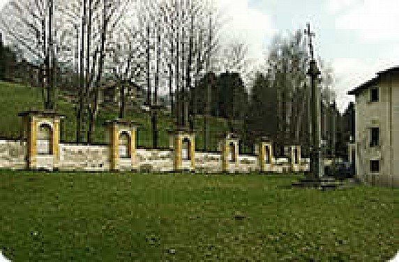 Via Crucis in Cremeno