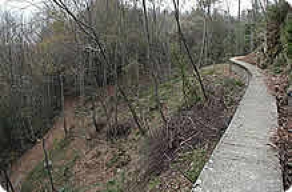 Canale della ditta Guzzi di Mandello del Lario in Maggio