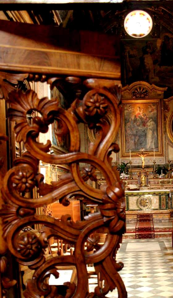 Dettaglio porta lignea 1