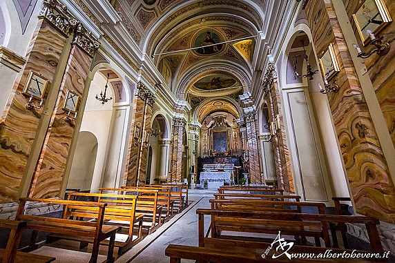 Interno della Collegiata