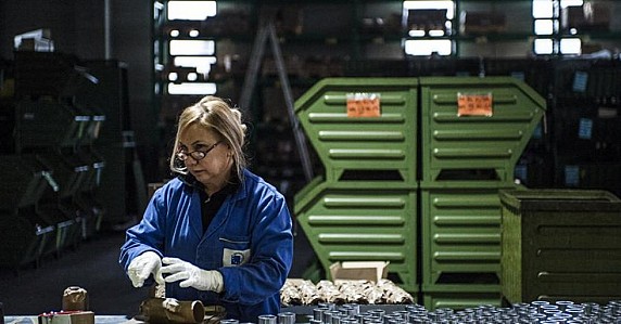 Assunzione di donne nel biennio 2021-2022: tutto sull'esonero contributivo per le aziende