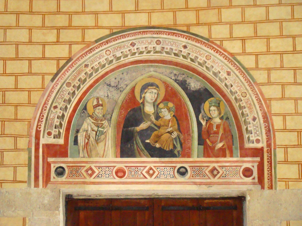 Lunetta con Madonna, San Magno e Santa Secondina (XIII sec.)