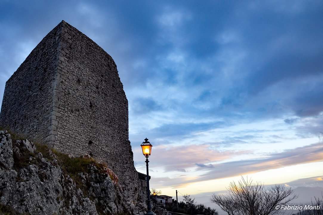 Mura romane e medievali con torri merlate