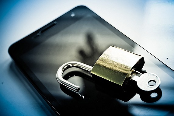 E-state in Privacy: tutte le informazioni per proteggere smartphone, tablet, acquisti online